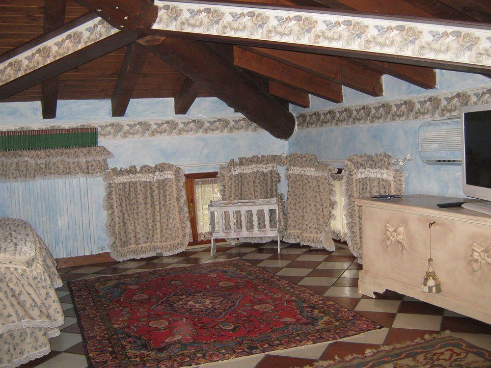 B And B Della Mimosa Дезенцано-дель-Гарда Экстерьер фото