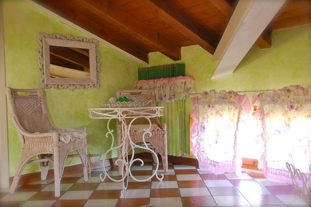 B And B Della Mimosa Дезенцано-дель-Гарда Экстерьер фото