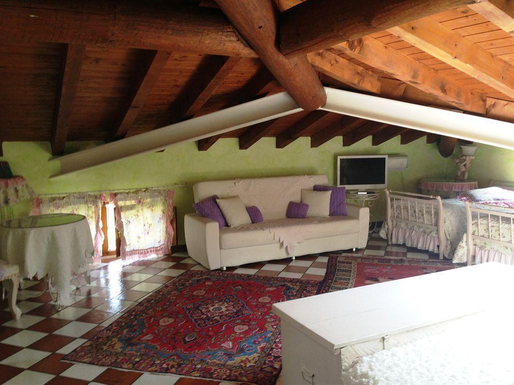 B And B Della Mimosa Дезенцано-дель-Гарда Экстерьер фото