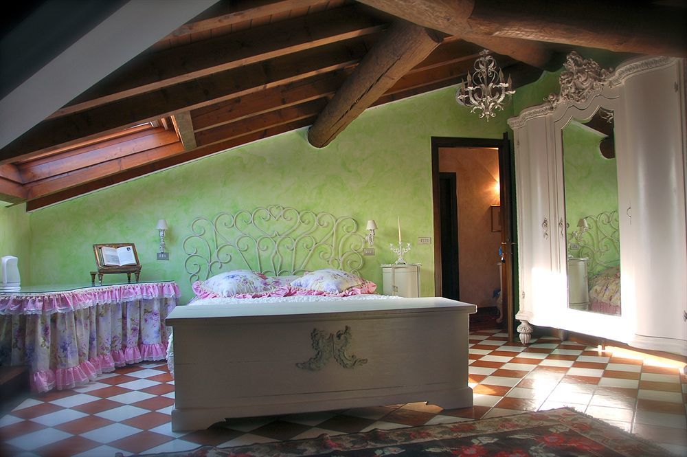 B And B Della Mimosa Дезенцано-дель-Гарда Экстерьер фото